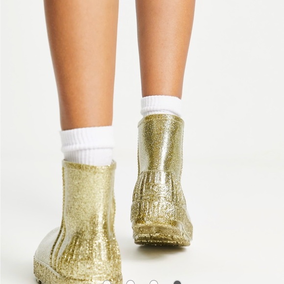 UGG Drizlita Glittery Gold Rain Boots - size 6